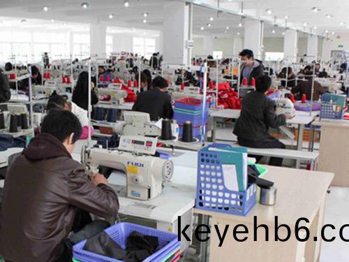 防靜電服(fu)生産車(che)間