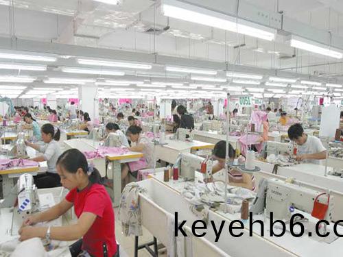 職業裝生産(chan)車間